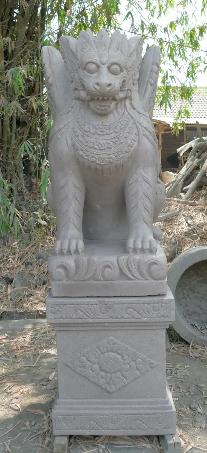  Product image 2 of the product “Set of Singa Ambaraja, consist out of the sculpture and base. Total height is 223cm ”
